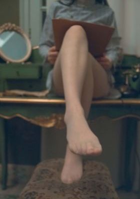 欧美裸唇唇釉_在线电影免费观看