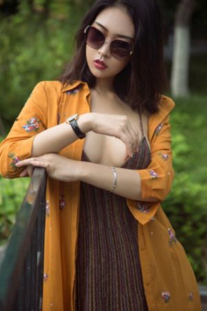 老师露出奶头_在线电影观看