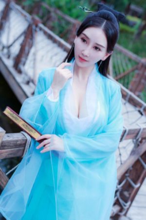 2020精品国产视频_720迅雷电影在线