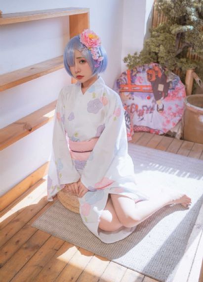欧美色妞a√_BD英语在线手机播放